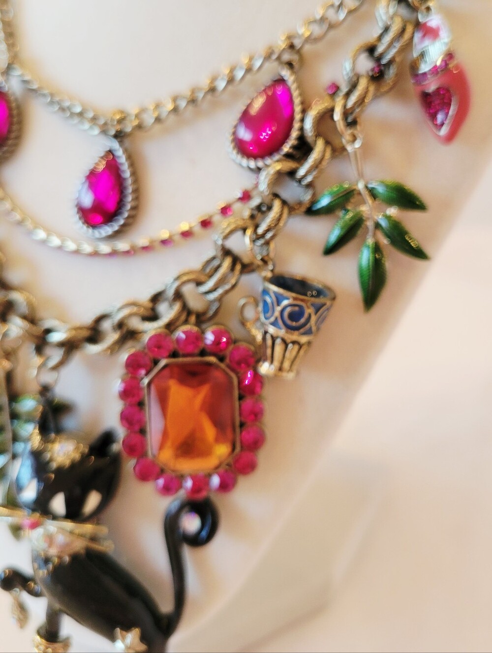 Rare Vintage Betsey Johnson Moroccan Cat Multi-Charm Layered Statement Necklace - Picture 8 of 12